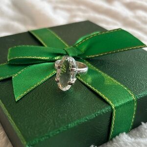 Elegant Silver Ring with beautiful crystal stone 925